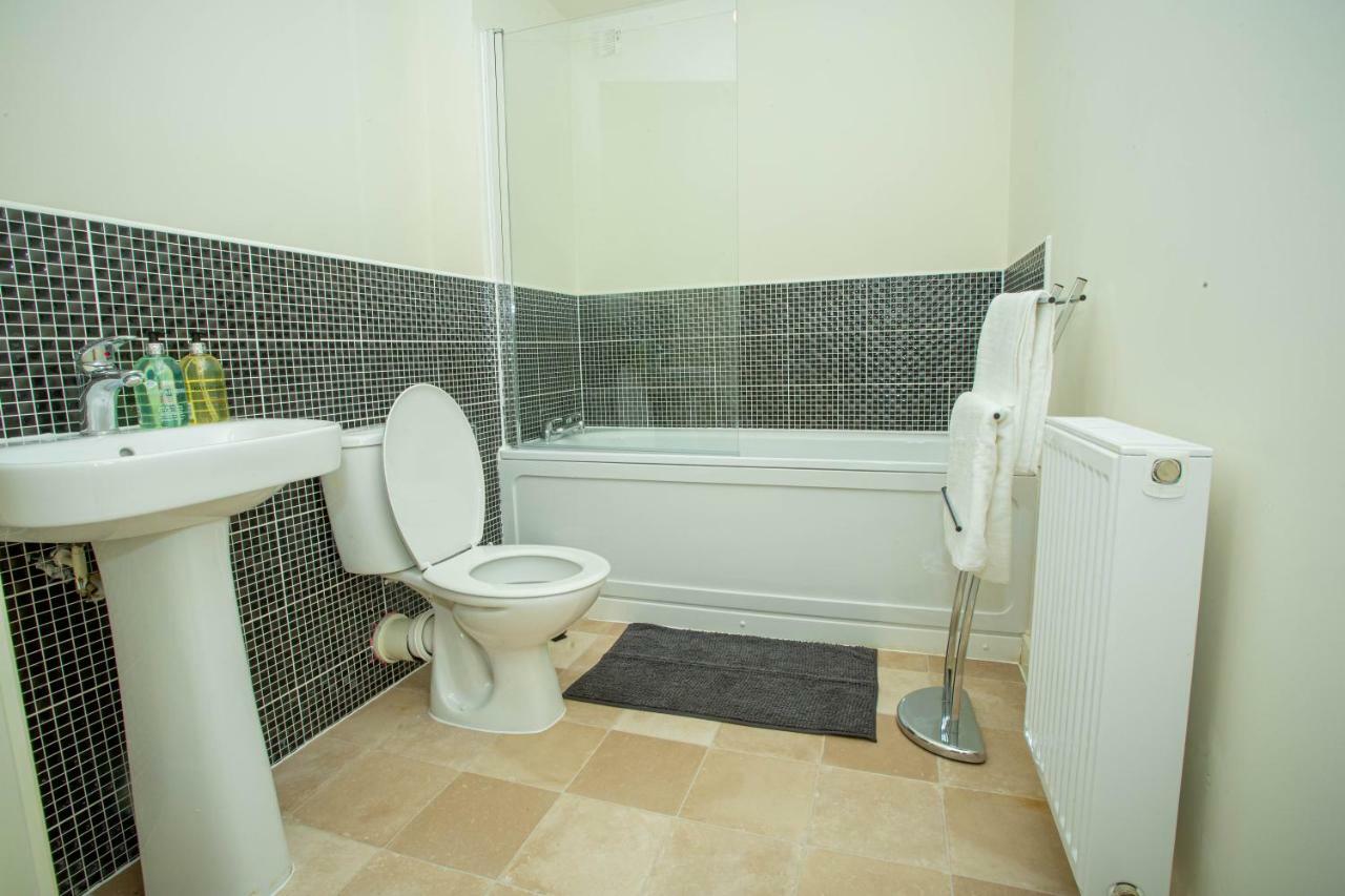 Lake View Apartment ノーザンプトン エクステリア 写真